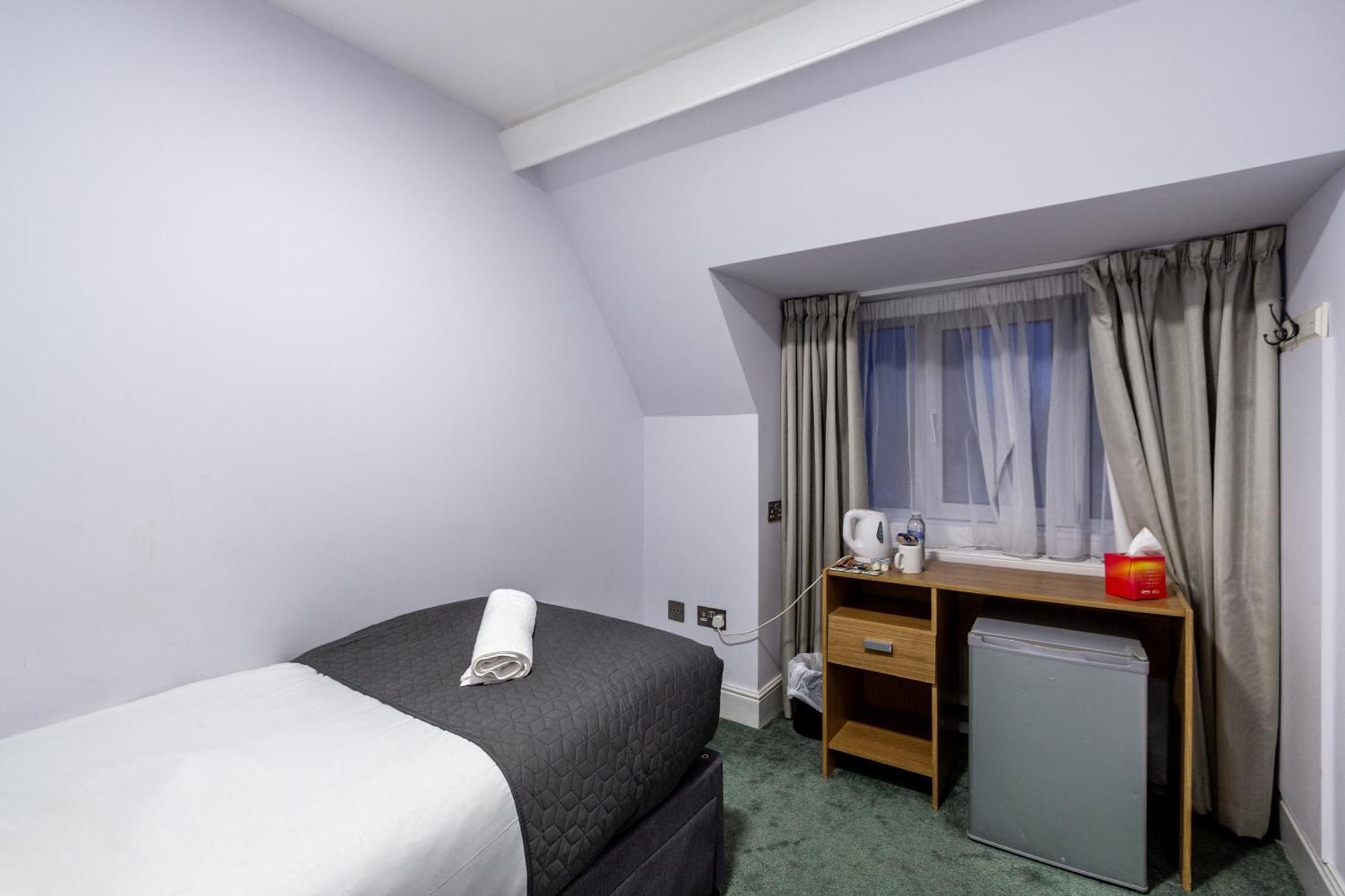 London Gatwick Inn מראה חיצוני תמונה