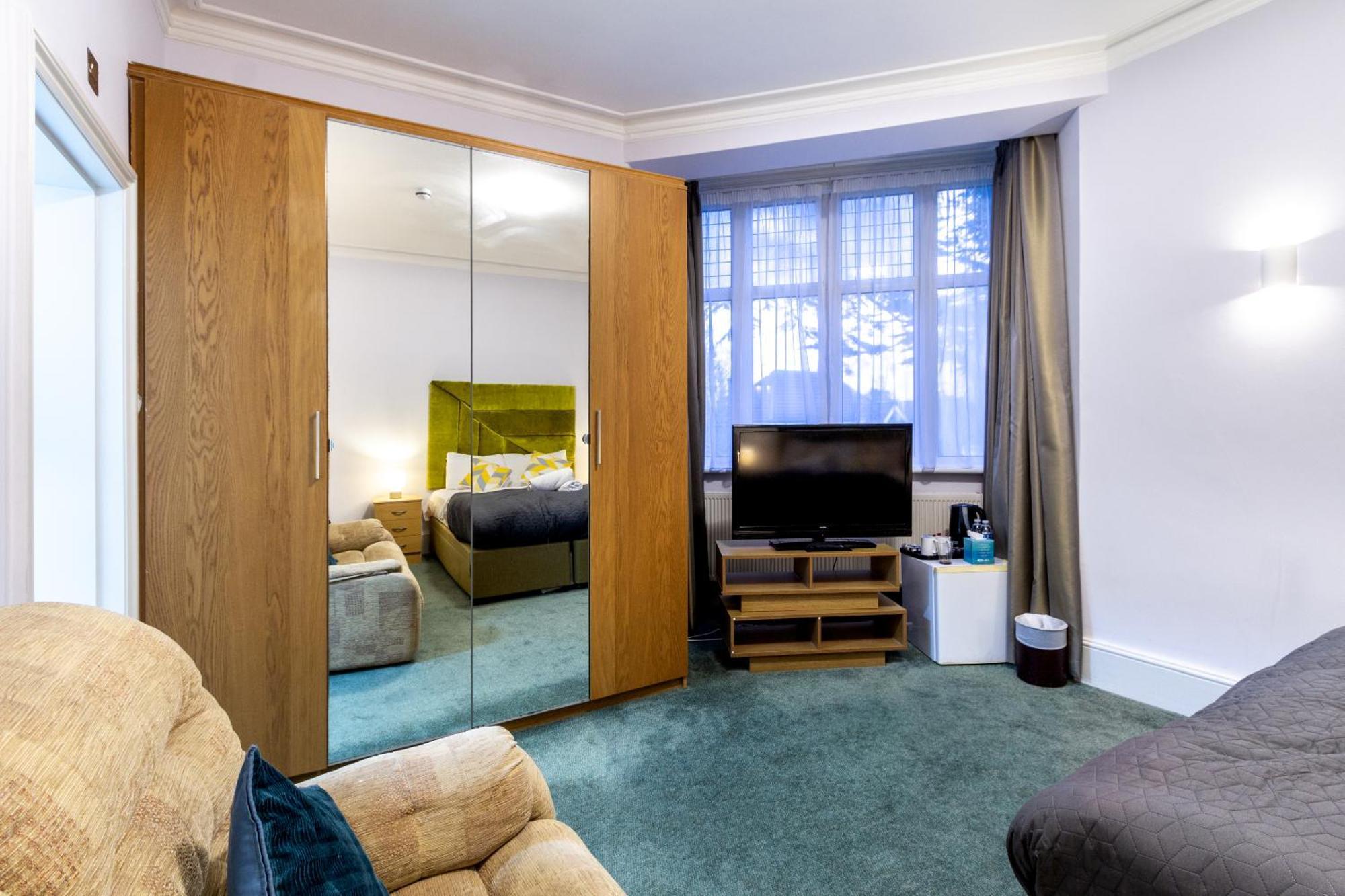London Gatwick Inn מראה חיצוני תמונה
